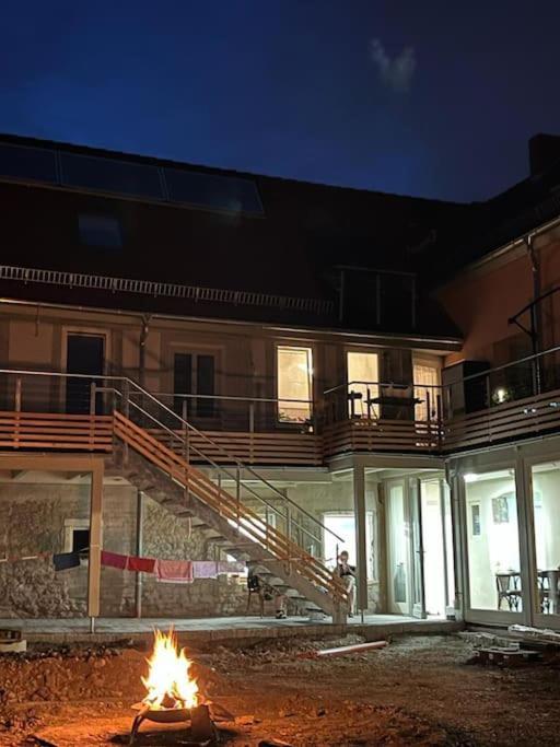 Wohnen Im Dreiseitenhof Mit Galerieschlafzimmer Neudietendorf 외부 사진
